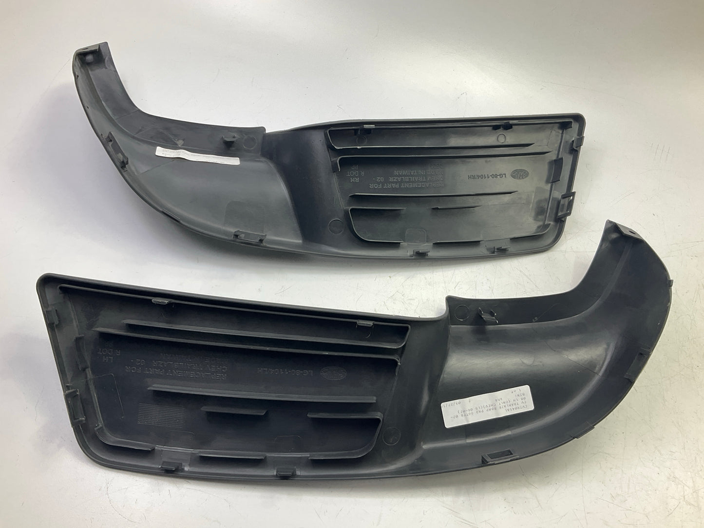 AFTERMARKET - Rear Left & Right Bumper Step Pad 2002-07 Chevy Trailblazer