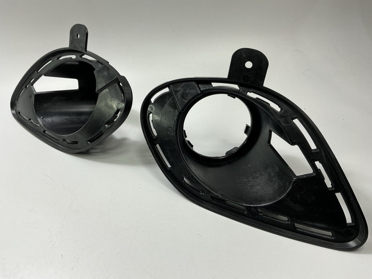 AFTERMARKET Front Left & Right Fog Light Lamp Bezel