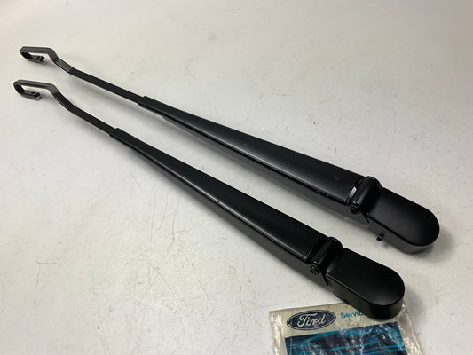 NOS OEM Ford F4ZZ-17526-A F4ZZ-17527-A Left & Right Wiper Arm Set 94-98 Mustang