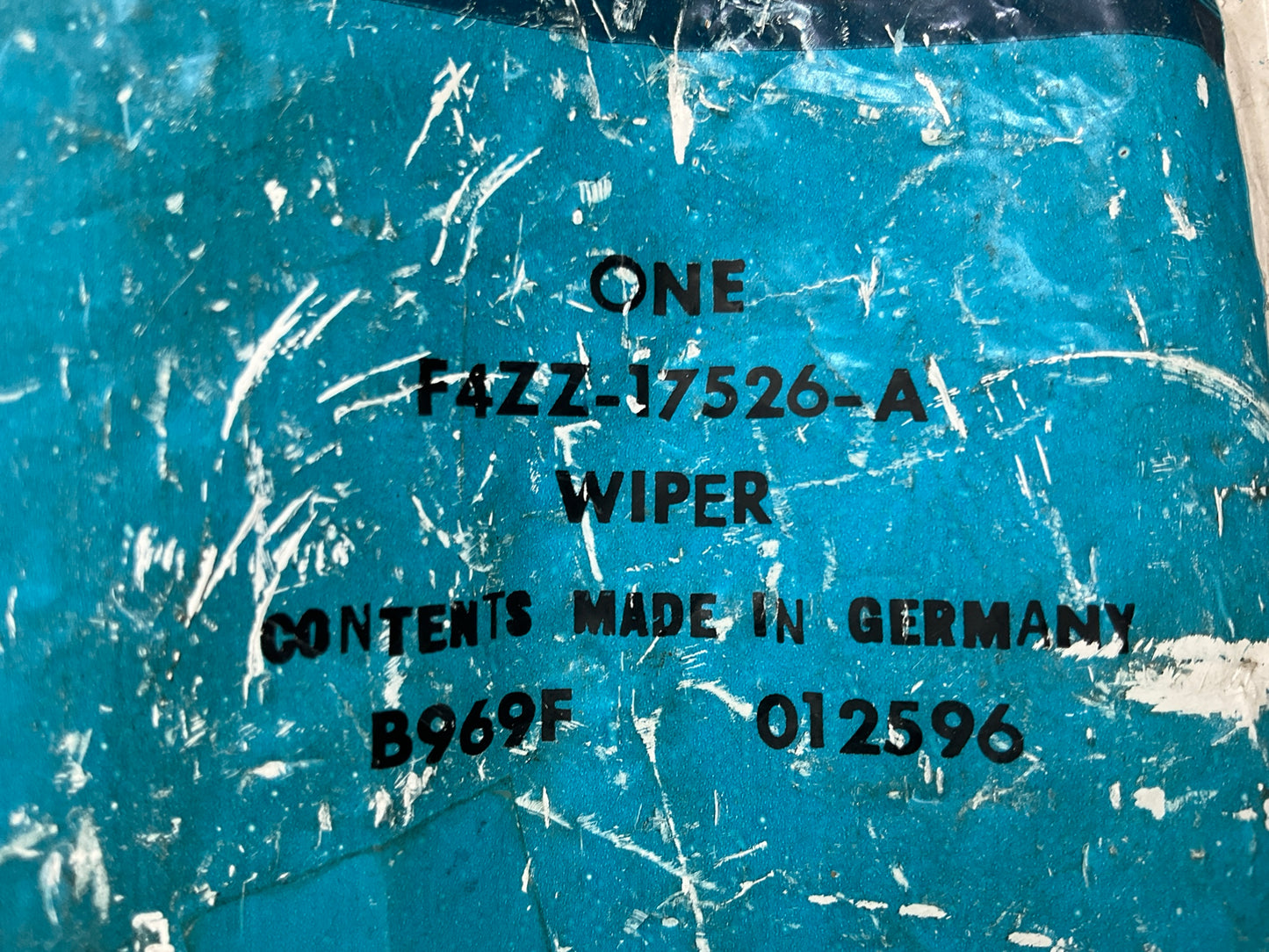 NOS OEM Ford F4ZZ-17526-A F4ZZ-17527-A Left & Right Wiper Arm Set 94-98 Mustang