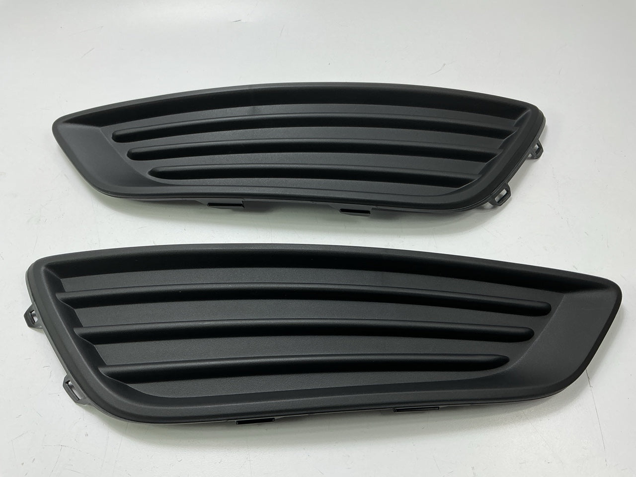 Front Left & Right Fog Light Cover For 2015-2018 Ford Focus - AFTERMARKET