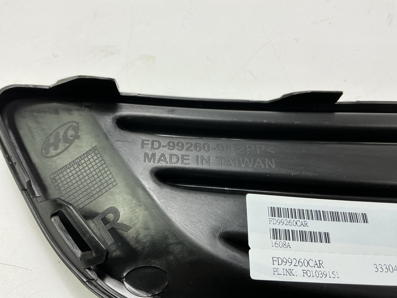 Front Left & Right Fog Light Lamp Bezel For 2015-18 Ford Focus - AFTERMARKET
