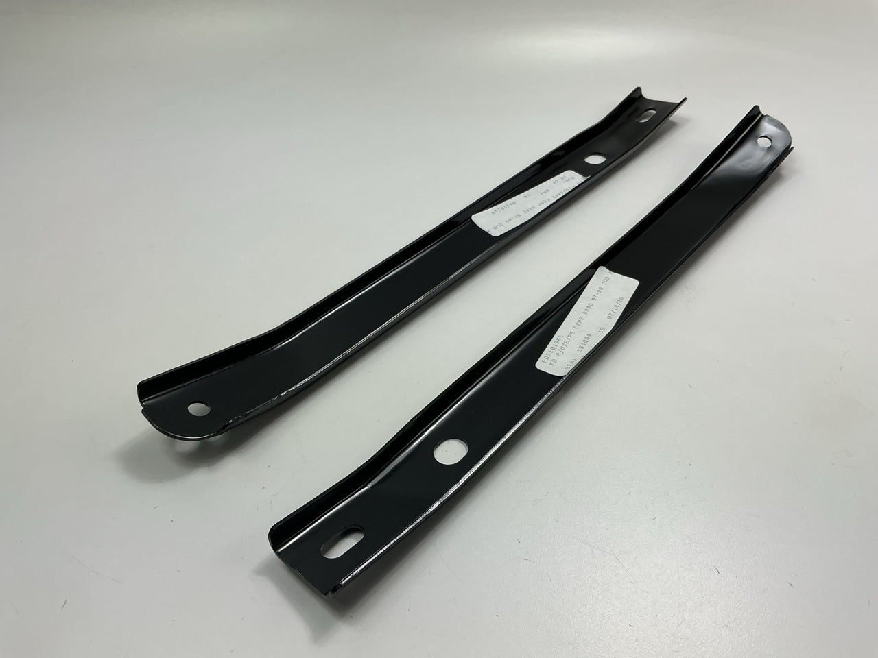 AFTERMARKET Front Left & Right Bumper Bracket 1997-98 F150 F-250, Expedition 2WD