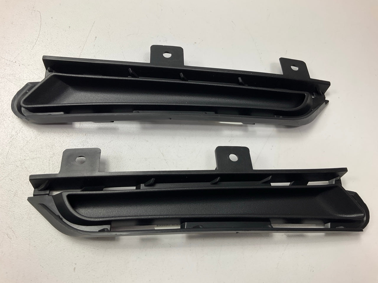AFTERMARKET Front Left And Right Side Bumper Trim 2015-2018 Ford Edge