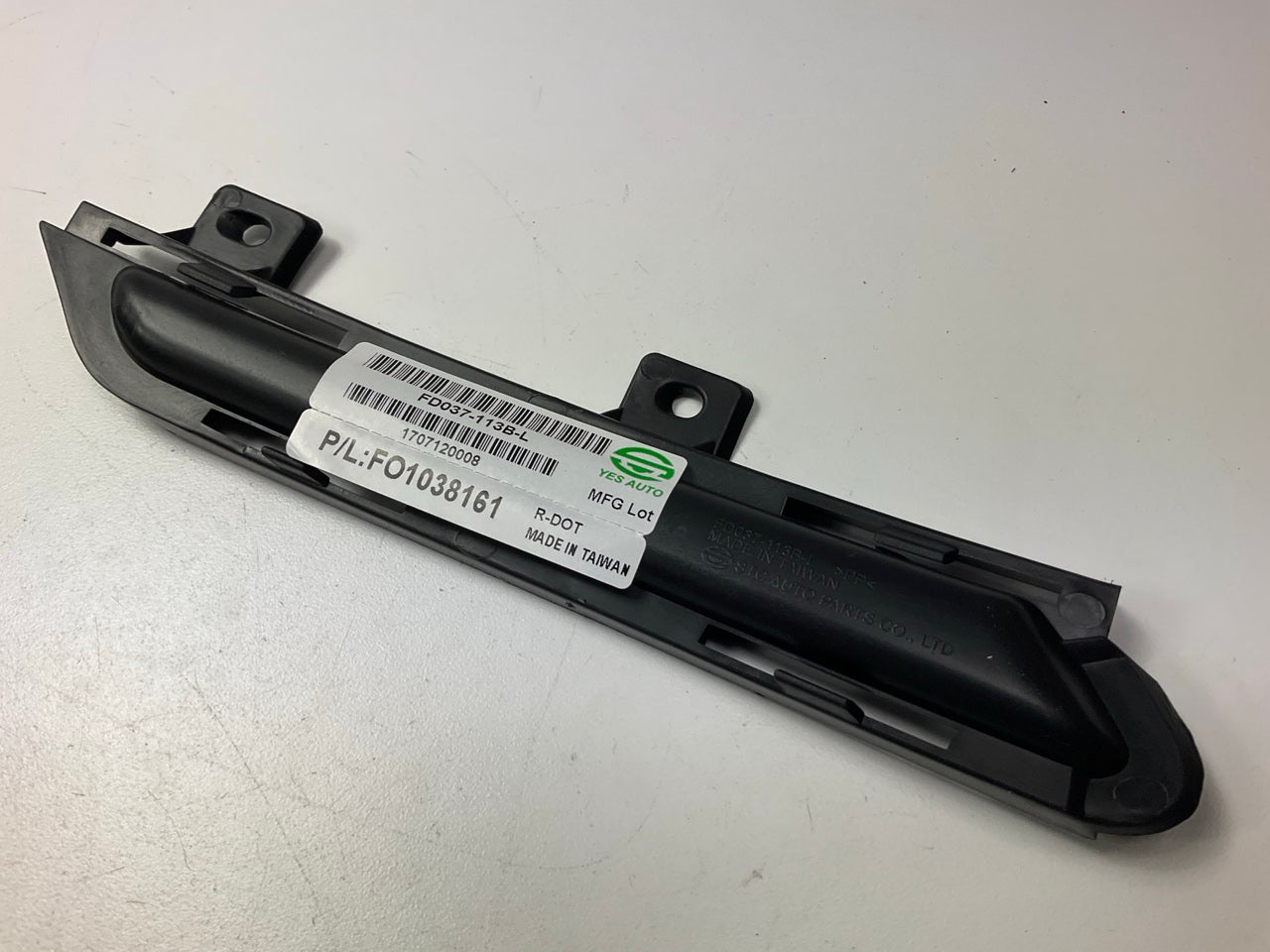 AFTERMARKET Front Left And Right Side Bumper Trim 2015-2018 Ford Edge