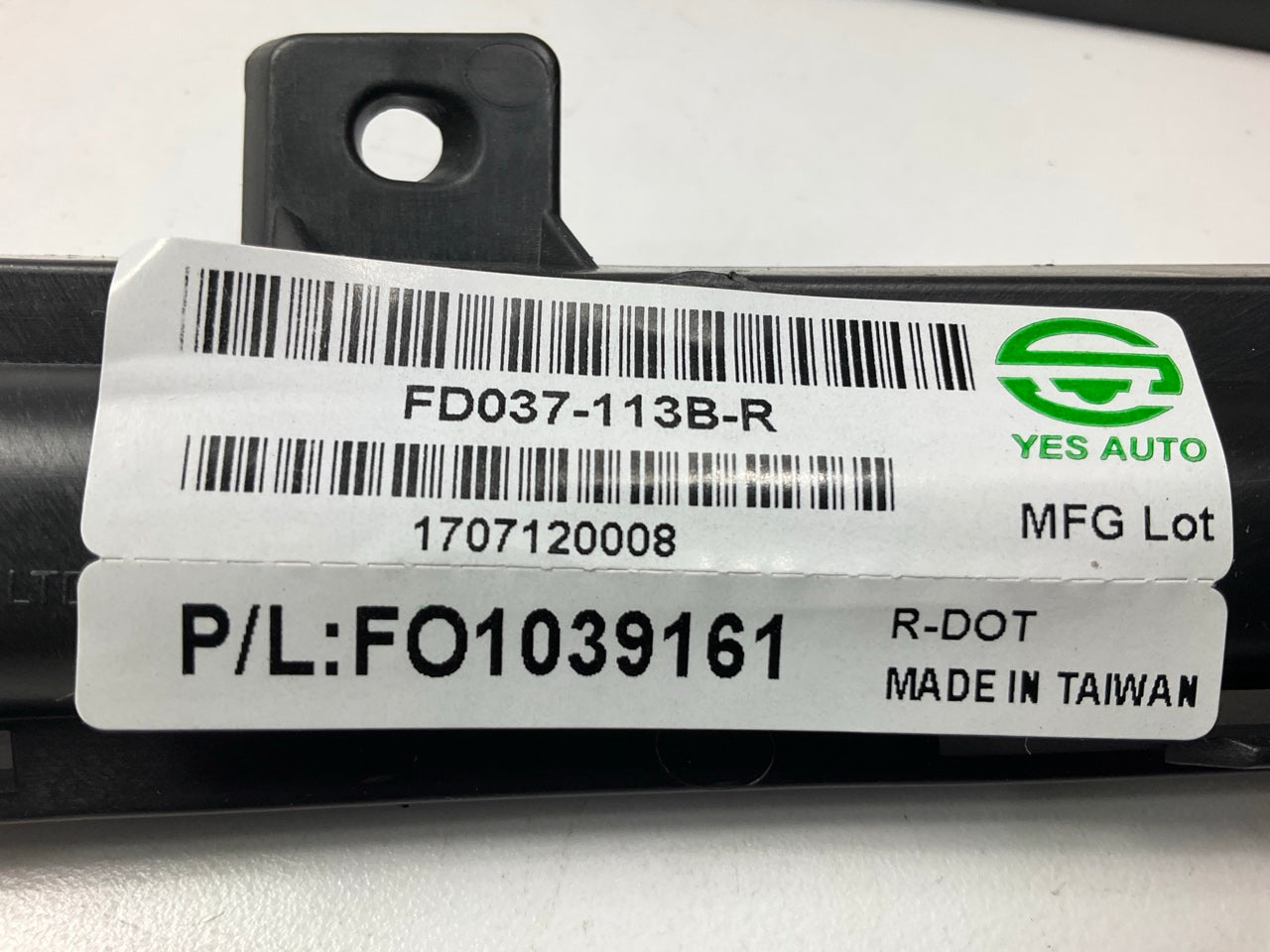 AFTERMARKET Front Left And Right Side Bumper Trim 2015-2018 Ford Edge