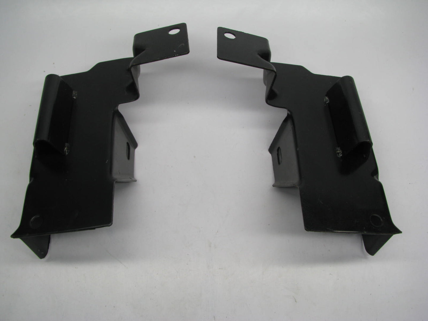 NEW AFTERMARKET Front Bumper Inner Brackets Left + Right - 02-06 Chevy Silverado
