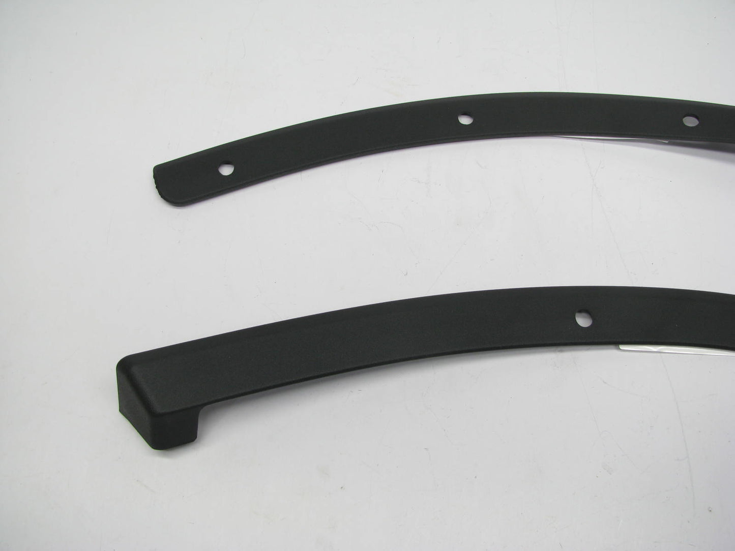 Front Right & Left Bumper Filler For 2007-2013 Chevrolet Silverado 1500