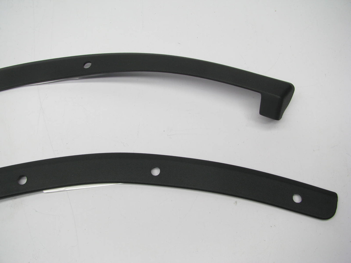 Front Right & Left Bumper Filler For 2007-2013 Chevrolet Silverado 1500