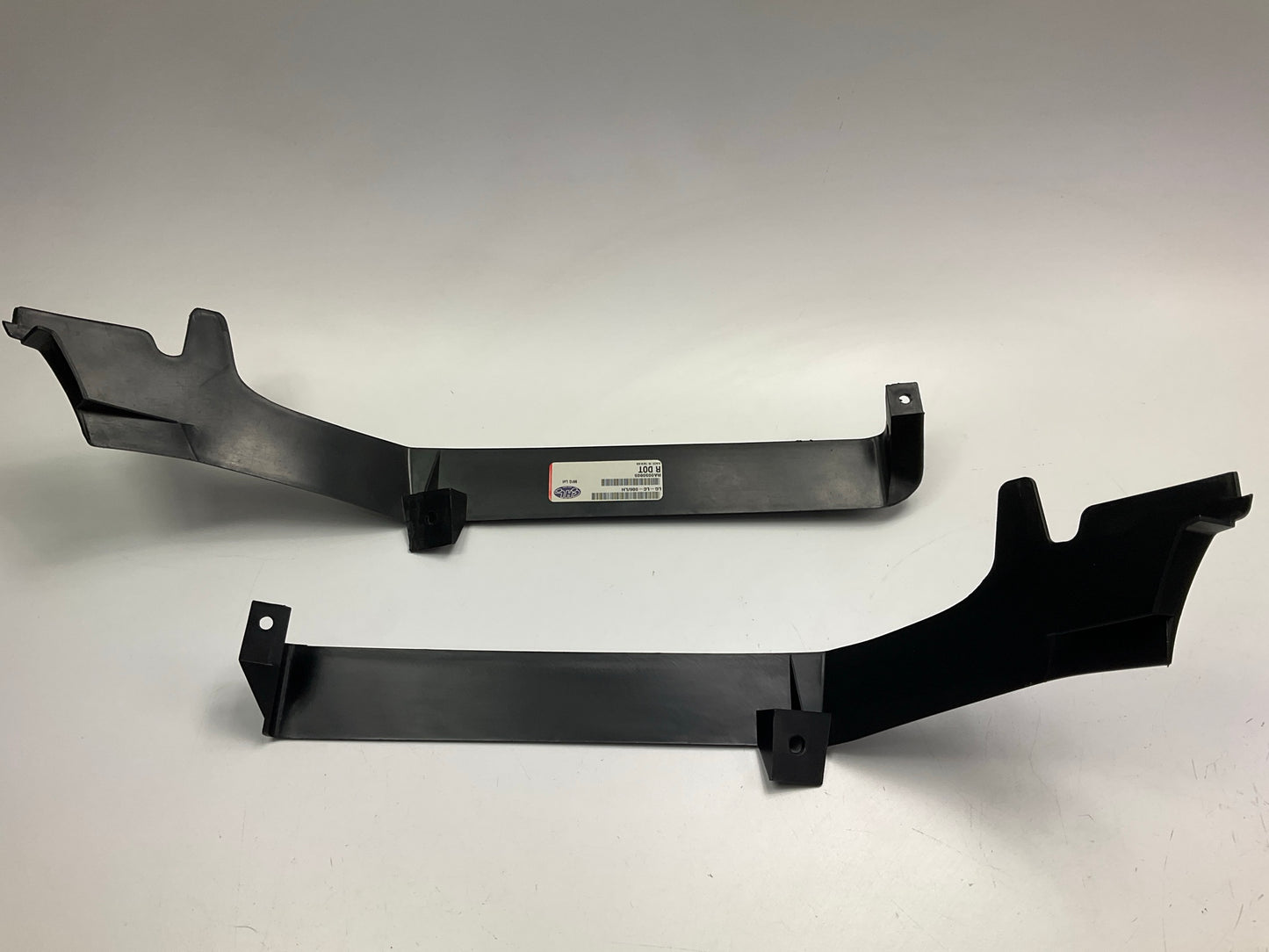 NEW - AFTERMARKET GM1089166 Front LEFT & Right Bumper To Body Filler Panel
