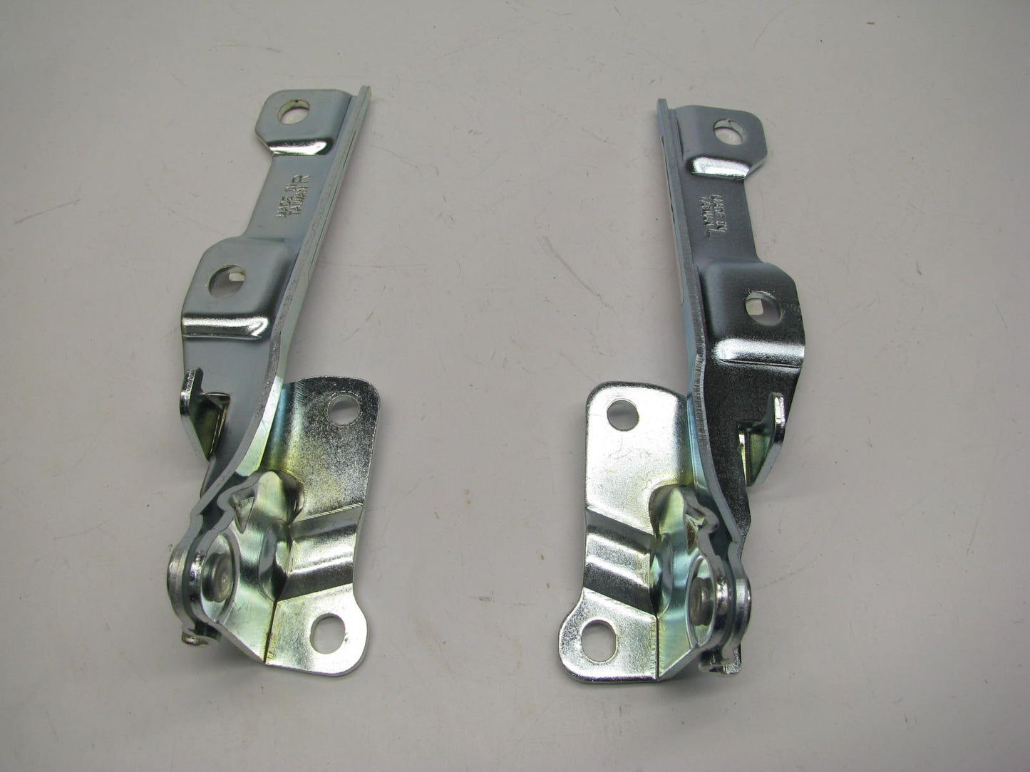NEW - AFTERMARKET Left & Right Hood Hinges For 2004-2008 Chevrolet Aveo