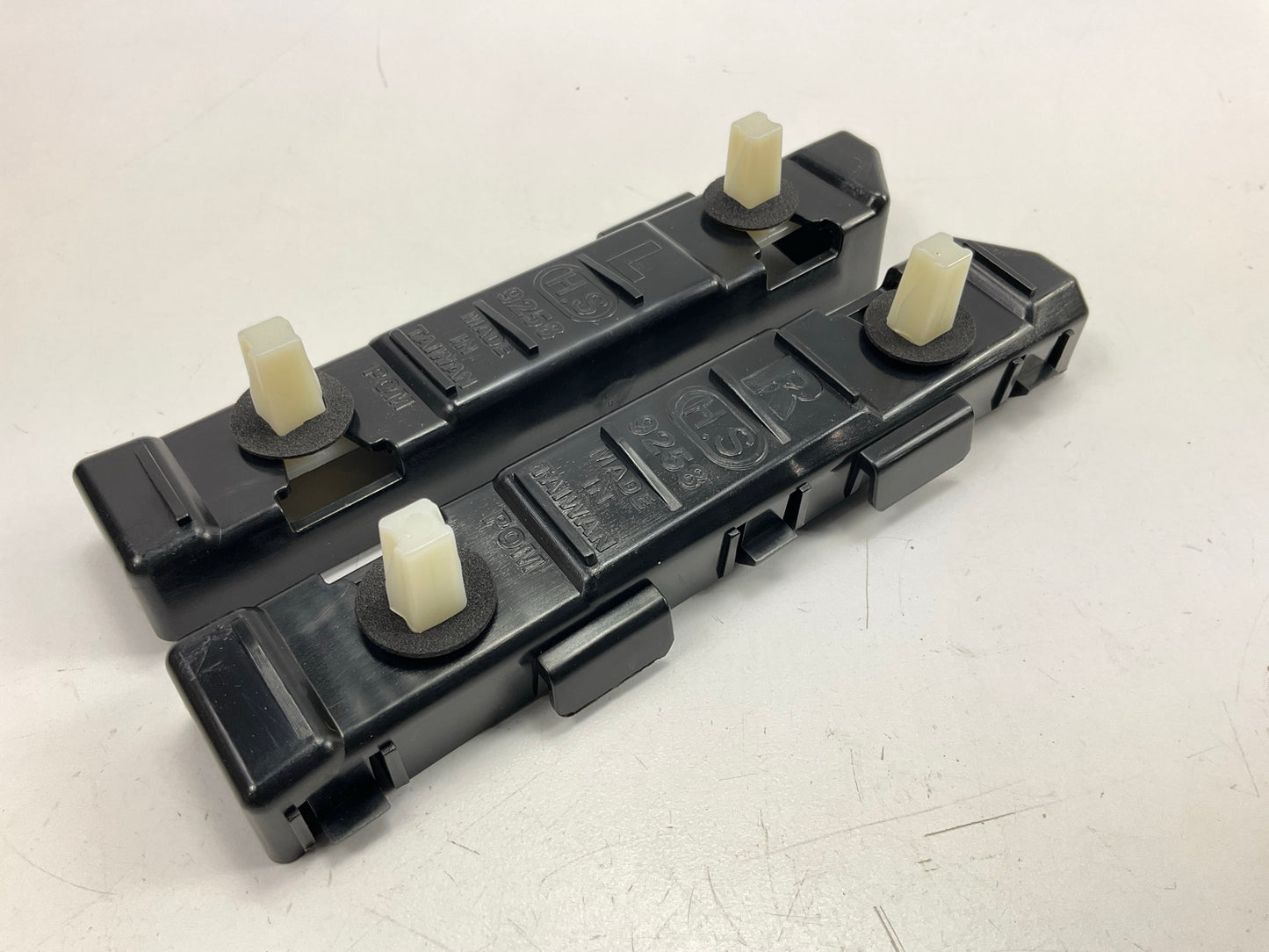 AFTERMARKET - REAR Left & Right Bumper Cover Bracket For 07-11 Hyundai Accent