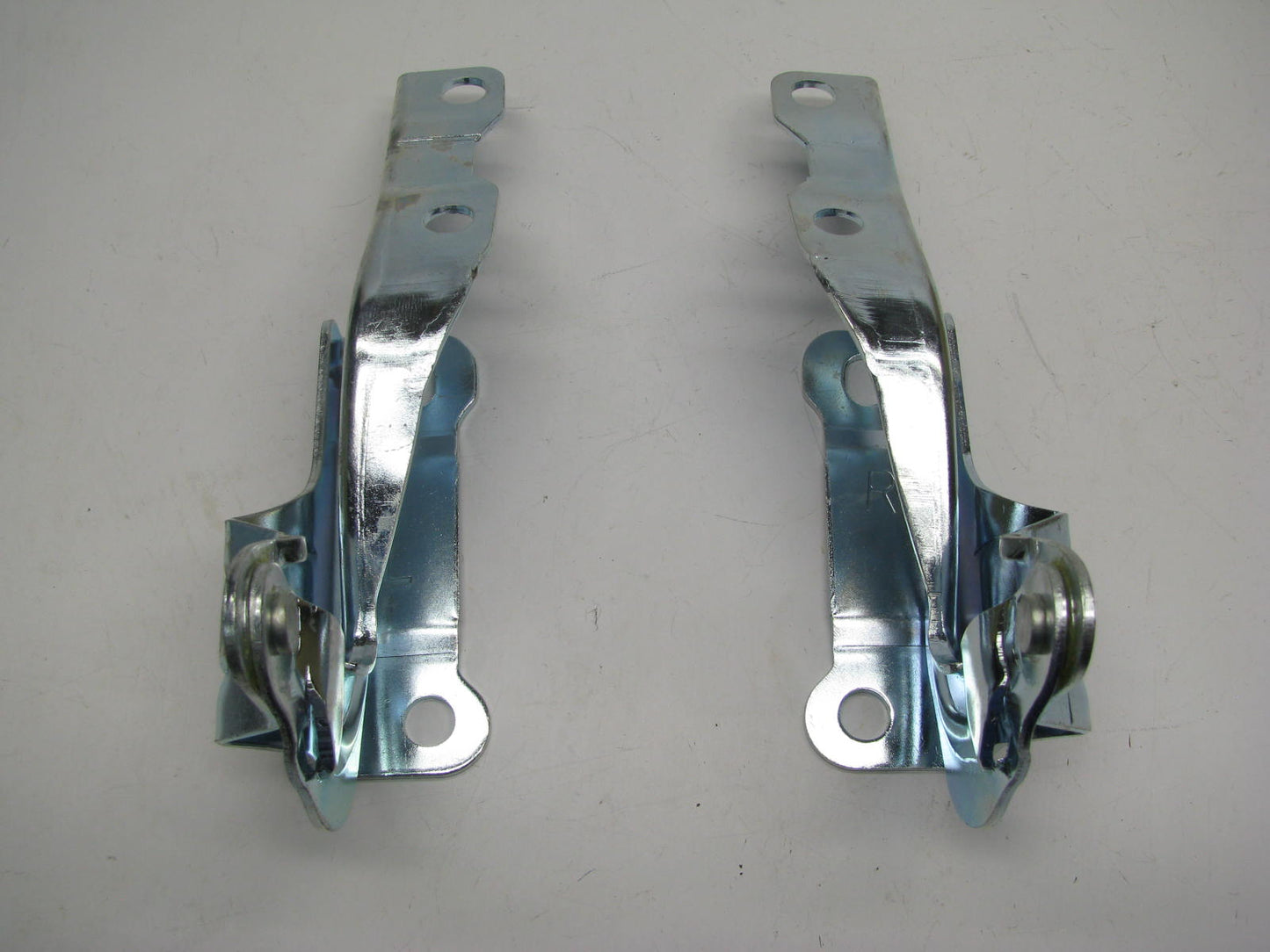 NEW - AFTERMARKET Right & Left Hood Hinges For 2006-2011 Hyundai Accent Sedan