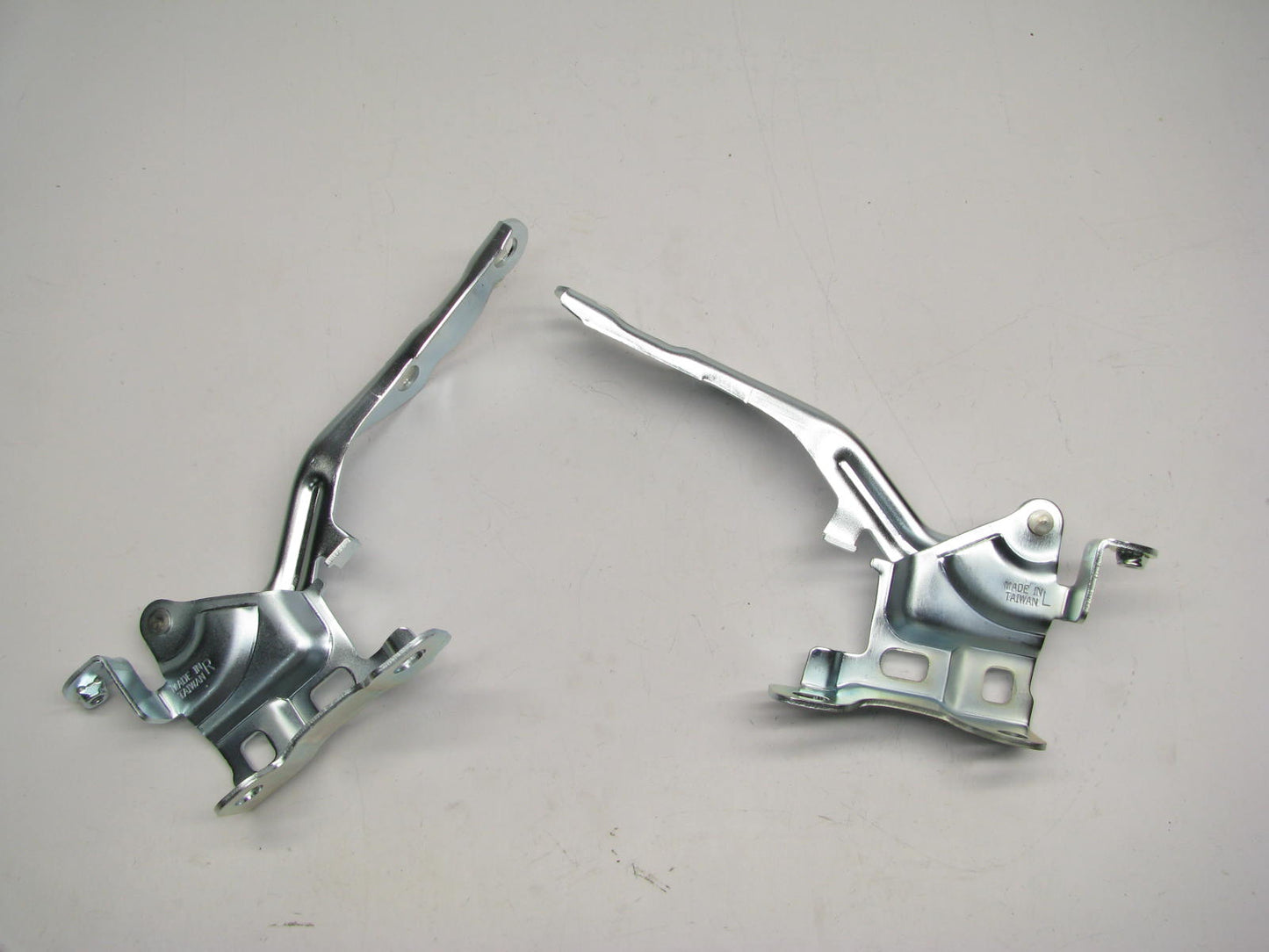 NEW AFTERMARKET Left + Right Hood Hinge PAIR For 2010-2013 Kia Soul KI1236123