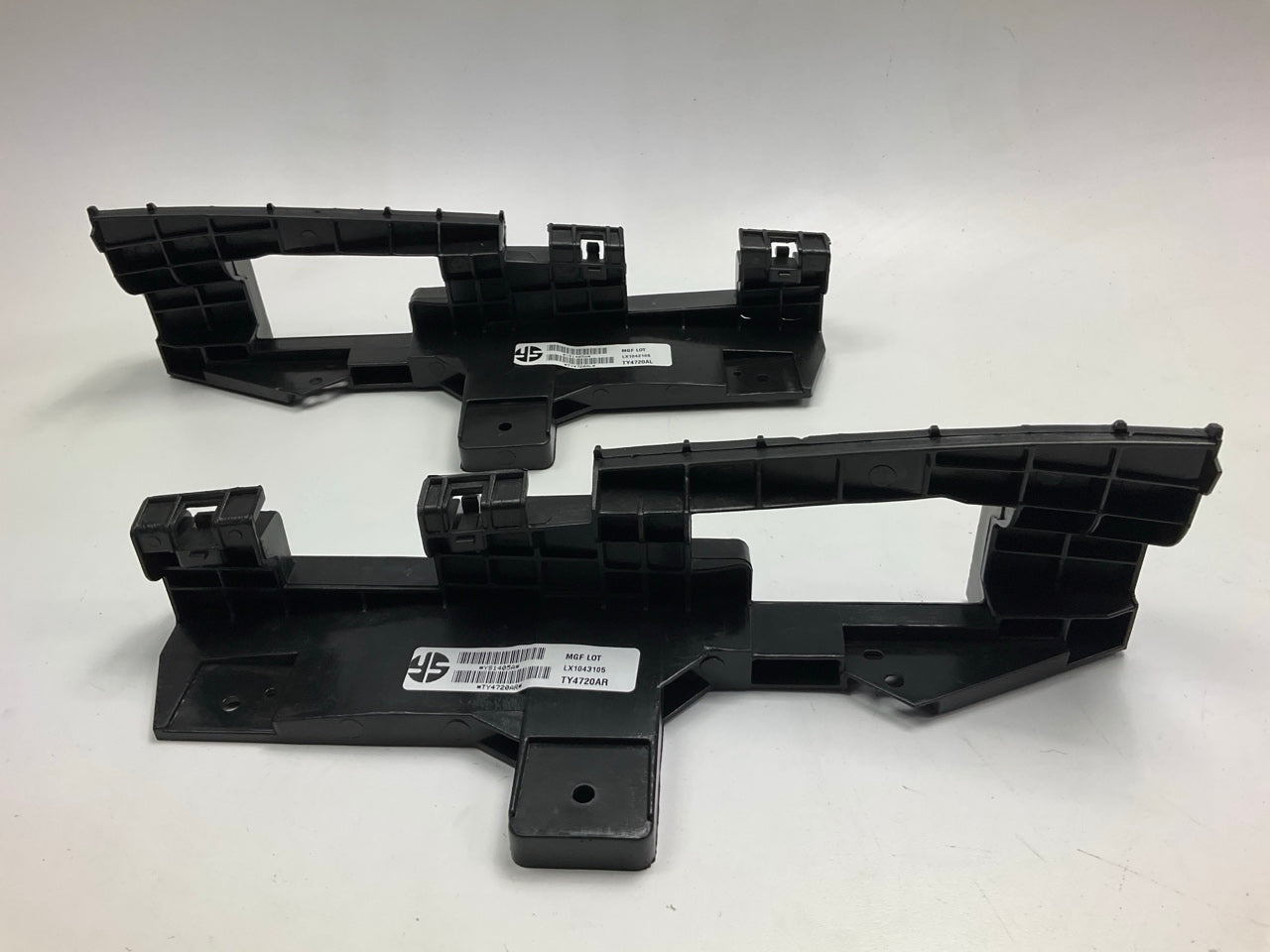 Front Left & Right Bumper Face Bar Bracket For 2009-2010 Lexus IS250, IS350