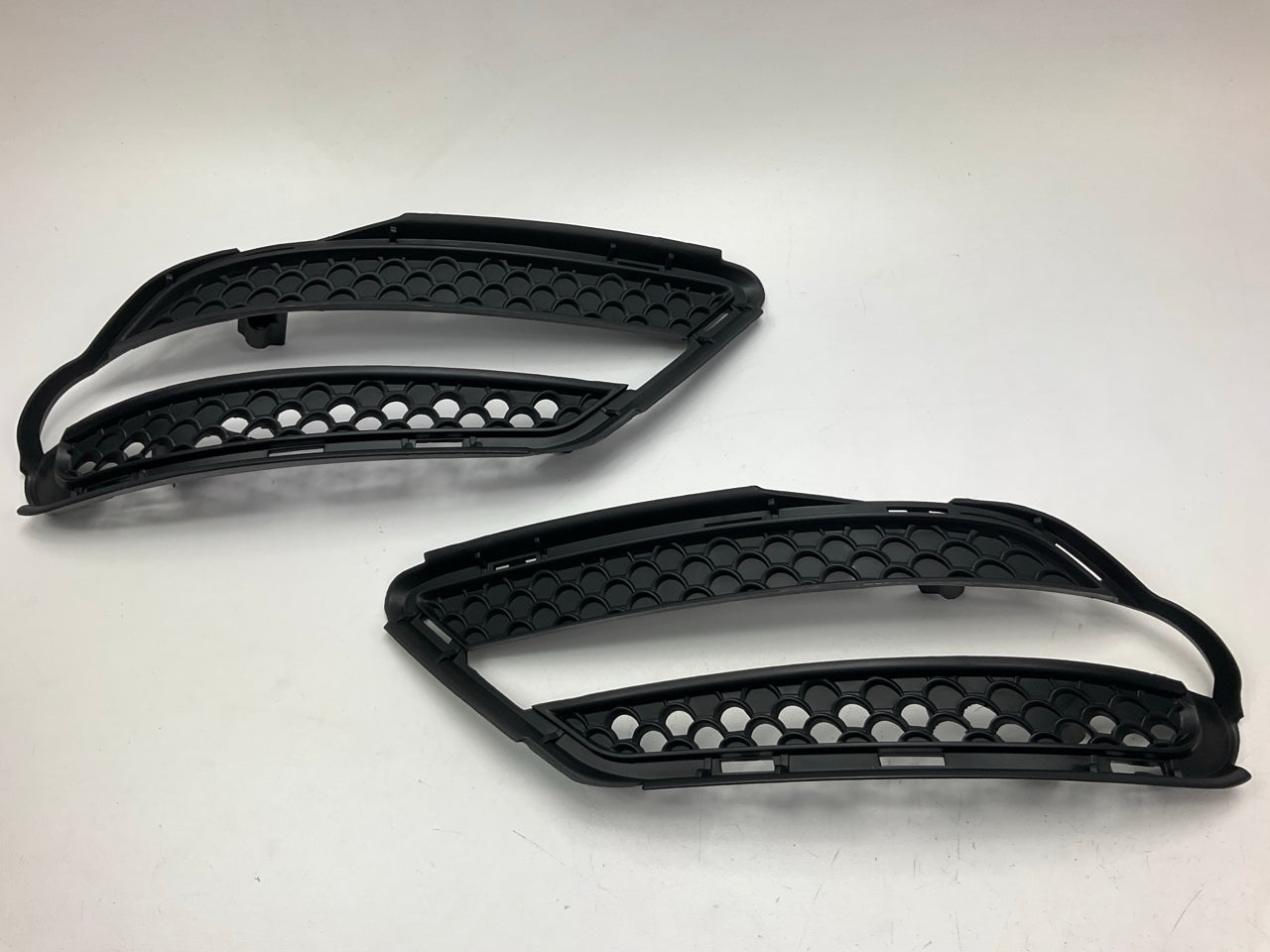 Front Left & Right Fog Light Lamp Bezel For 2010-2013 Mercedes-benz S450 S550