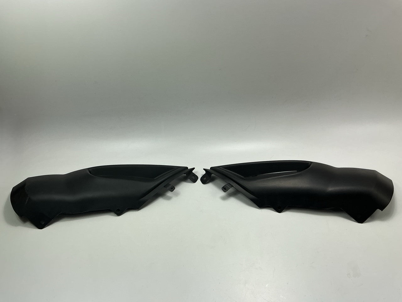 2007-09 Mitsubishi Outlander Front Bumper Left & Right Side Extension  W/O FOG