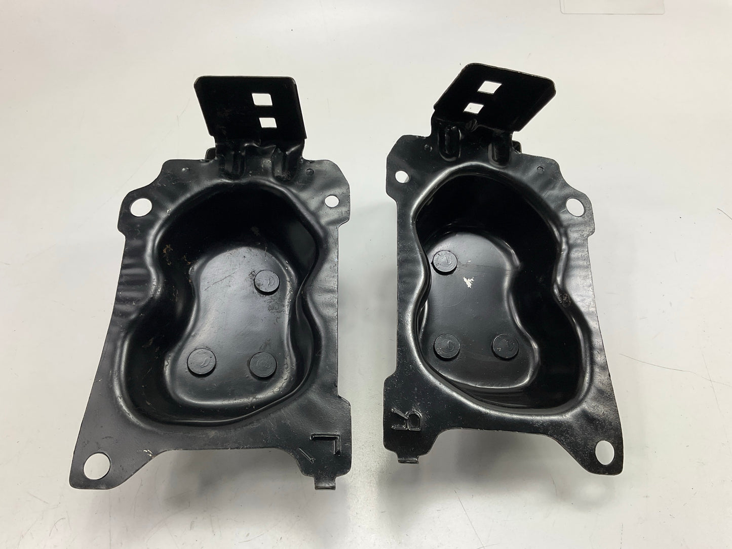 NEW AFTERMARKET -  Front Left & Right Bumper Mount Bracket For 00-03 Maxima