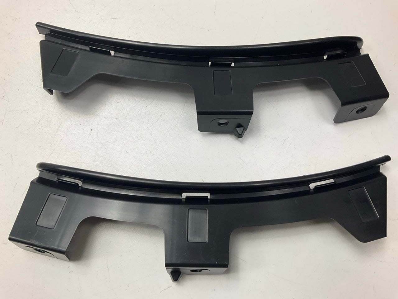 AFTERMARKET Rear Left & Right Bumper Filler Trim For 2015-2018 Porshe Macan