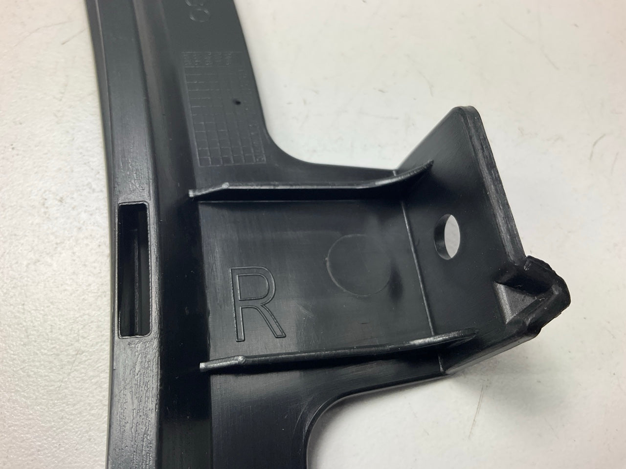 AFTERMARKET Rear Left & Right Bumper Filler Trim For 2015-2018 Porshe Macan
