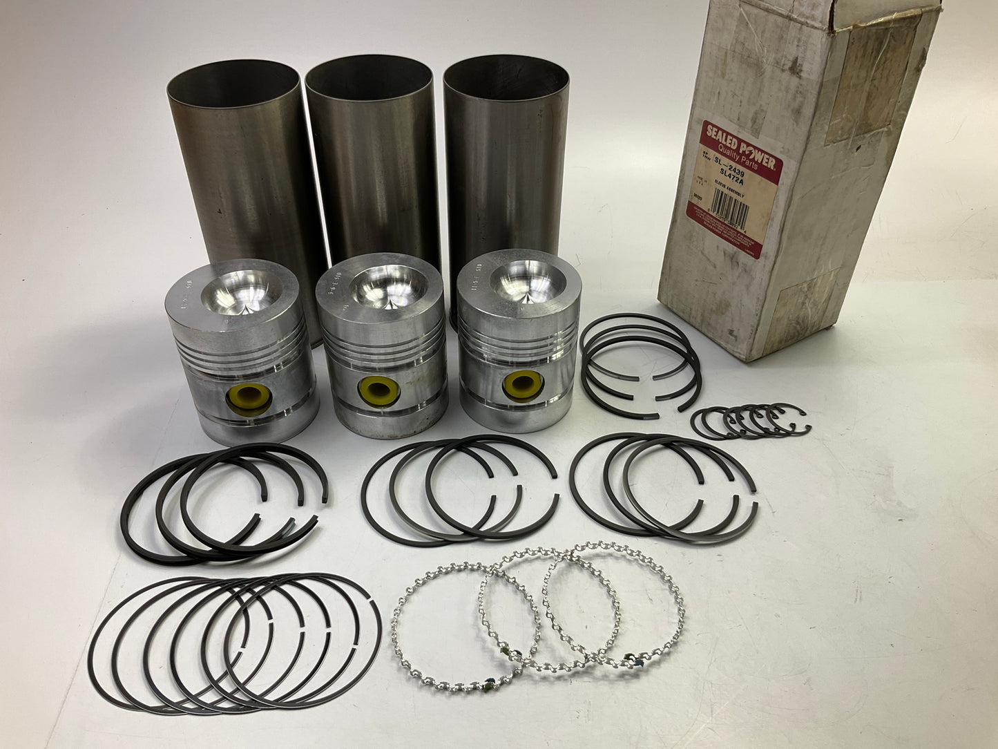 Perkins 3.152 Diesel 152 Engine Piston Kit: Cylinder Liners, Pistons & Rings