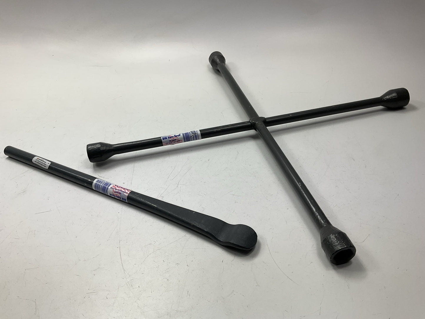 4-Way Wheel Lug Nut Wrench Tool & 18'' Drop-Center Tire / Demount Spoon