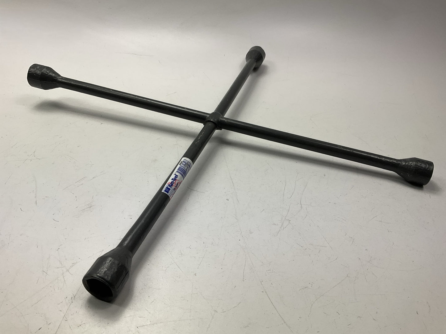 4-Way Wheel Lug Nut Wrench Tool & 18'' Drop-Center Tire / Demount Spoon