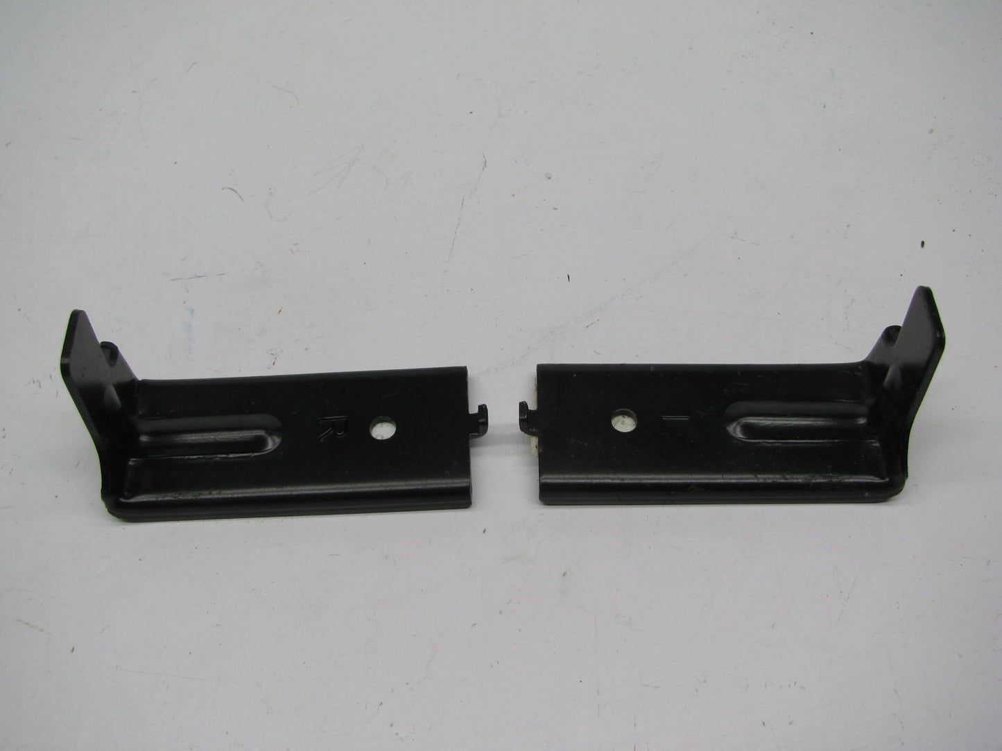 Front Bumper Absorber Right & Left Mounting Brackets - 1998-2000 Toyota Corolla