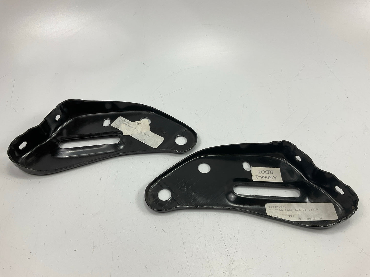 Front Lef / Right Bumper Bracket Mounting Arm Set TYT4019AL, TYT4019AR