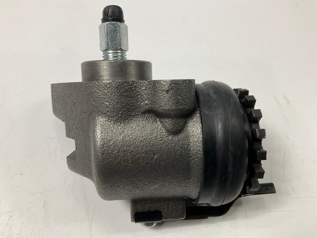 NEW UNBOXED Front Left + Right Drum Brake Wheel Cylinders, Pair, 87-95 Isuzu FSR