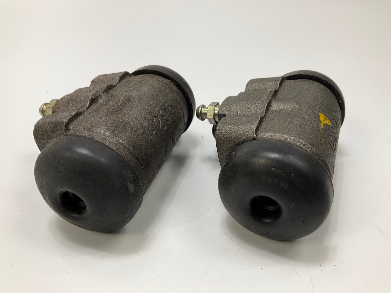 Raybestos WC37125, WC37126 Drum Brake Wheel Cylinder - Front Left & Right