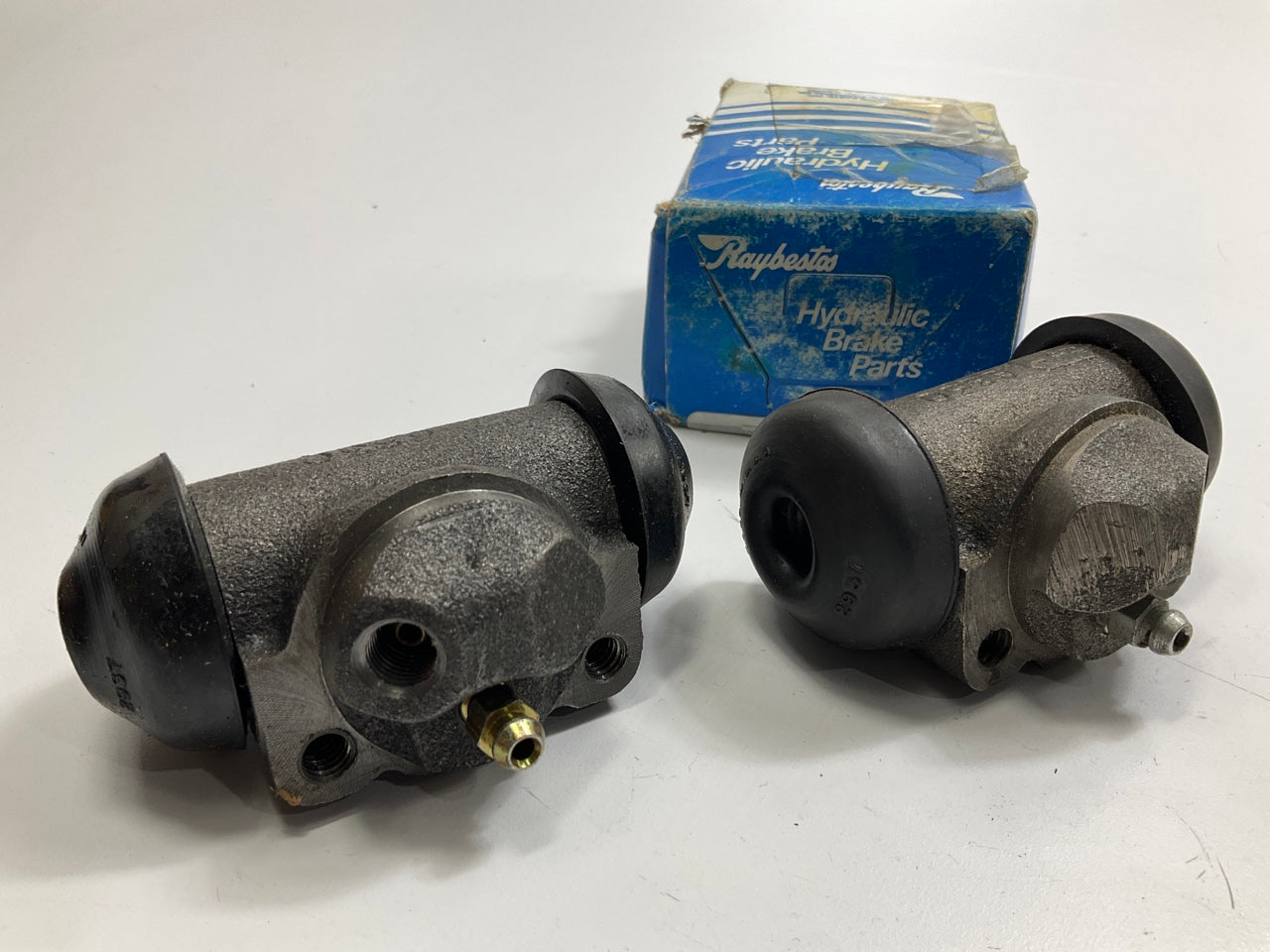Raybestos Rear Left + Right Wheel Cylinder Set, 67-70 Buick Riviera 1970 Olds 98