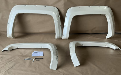 Bushwacker 40967-24 Pocket Style Fender Flares (FRONT & REAR) White Diamond