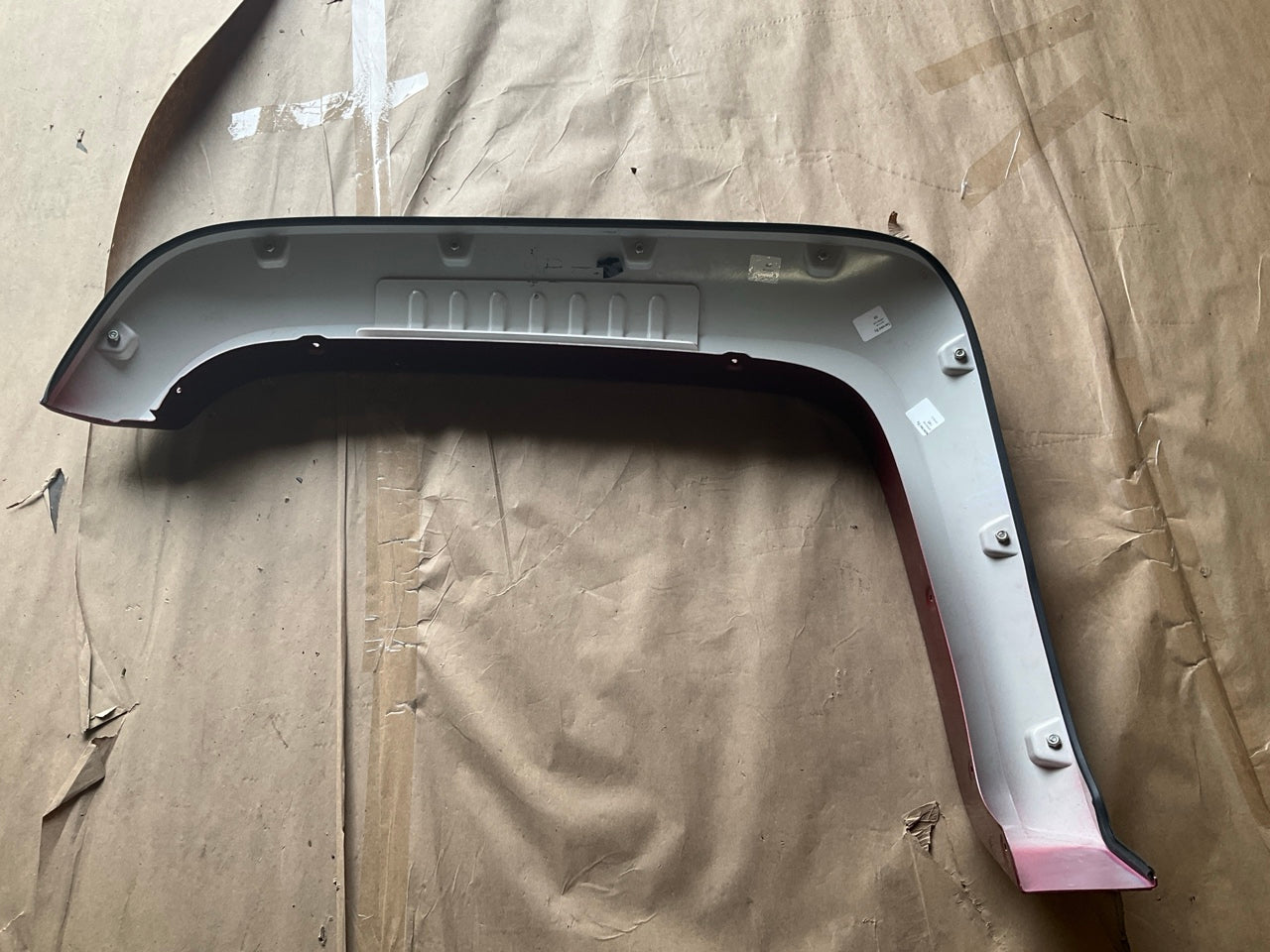 DAMAGED (CRACKED) SEE PHOTOS - Bushwacker 40967-74 Pocket Style Fender Flares