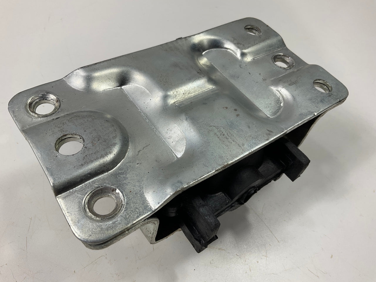 BWD 312524 Engine Motor Mount