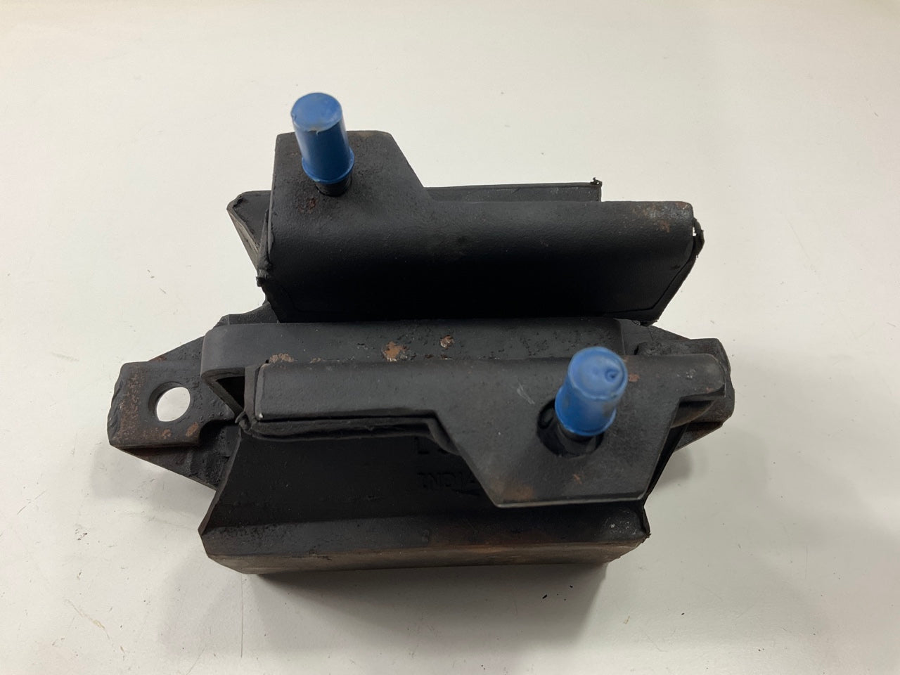 BWD 312569 Front Right Engine Motor Mount For 1980-1982 Ford Thunderbird