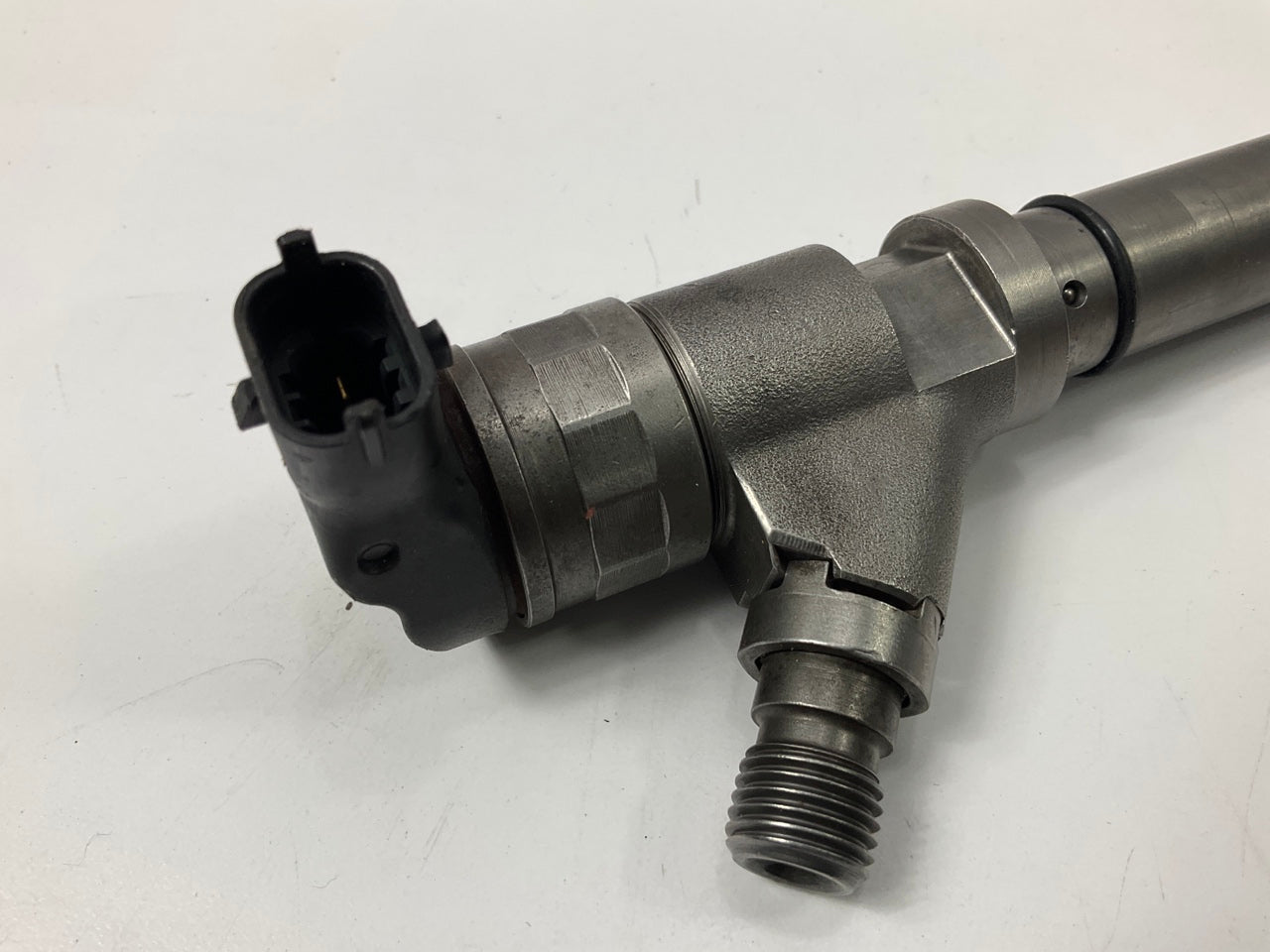 REMAN. BWD 63871 Fuel Injector For 2004-2005 Chevy GMC 6.6L DURAMAX DIESEL V8