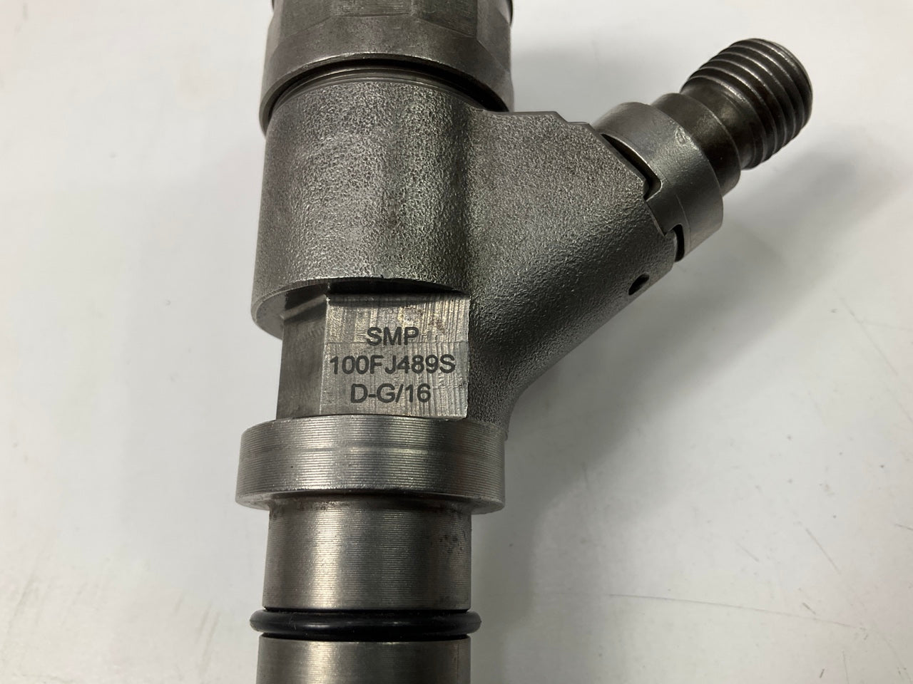 REMAN. BWD 63871 Fuel Injector For 2004-2005 Chevy GMC 6.6L DURAMAX DIESEL V8
