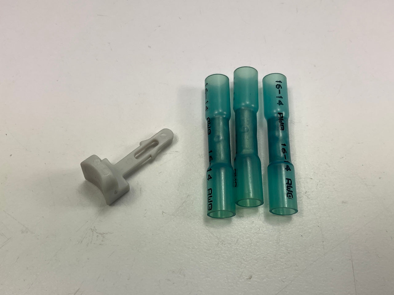 Missing 1 Splice Connector - BWD PT5805 Sensor Connector Pigtail Harness