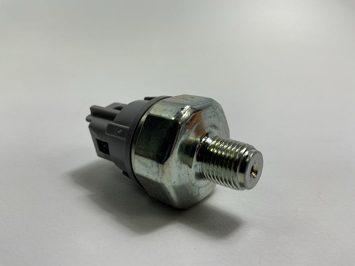 BWD S4334  Engine Oil Pressure Switch 2013 CT200H, 2019 Corolla