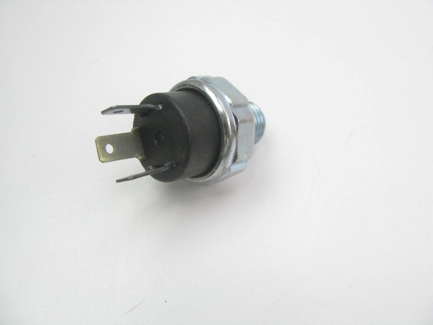 BWD S697 Engine Oil Pressure Sender Switch - PS140 57115 OP6634 P2338 PS150