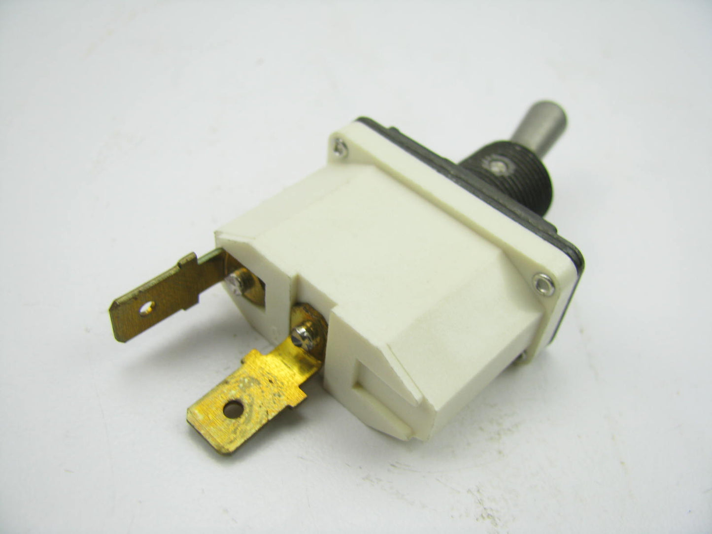 BWD S7075 Toggle Switch - 2 Position 2 Terminal 12V 10 Amp
