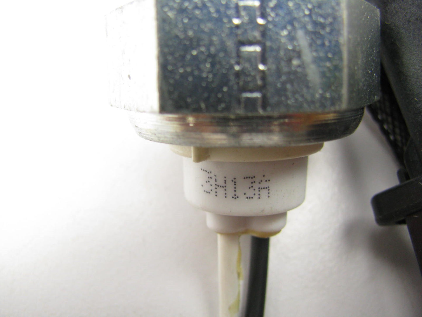BWD S8665 Ignition Knock (Detonation) Sensor - 1997-1998 F-150 F-250 E-150 4.6L