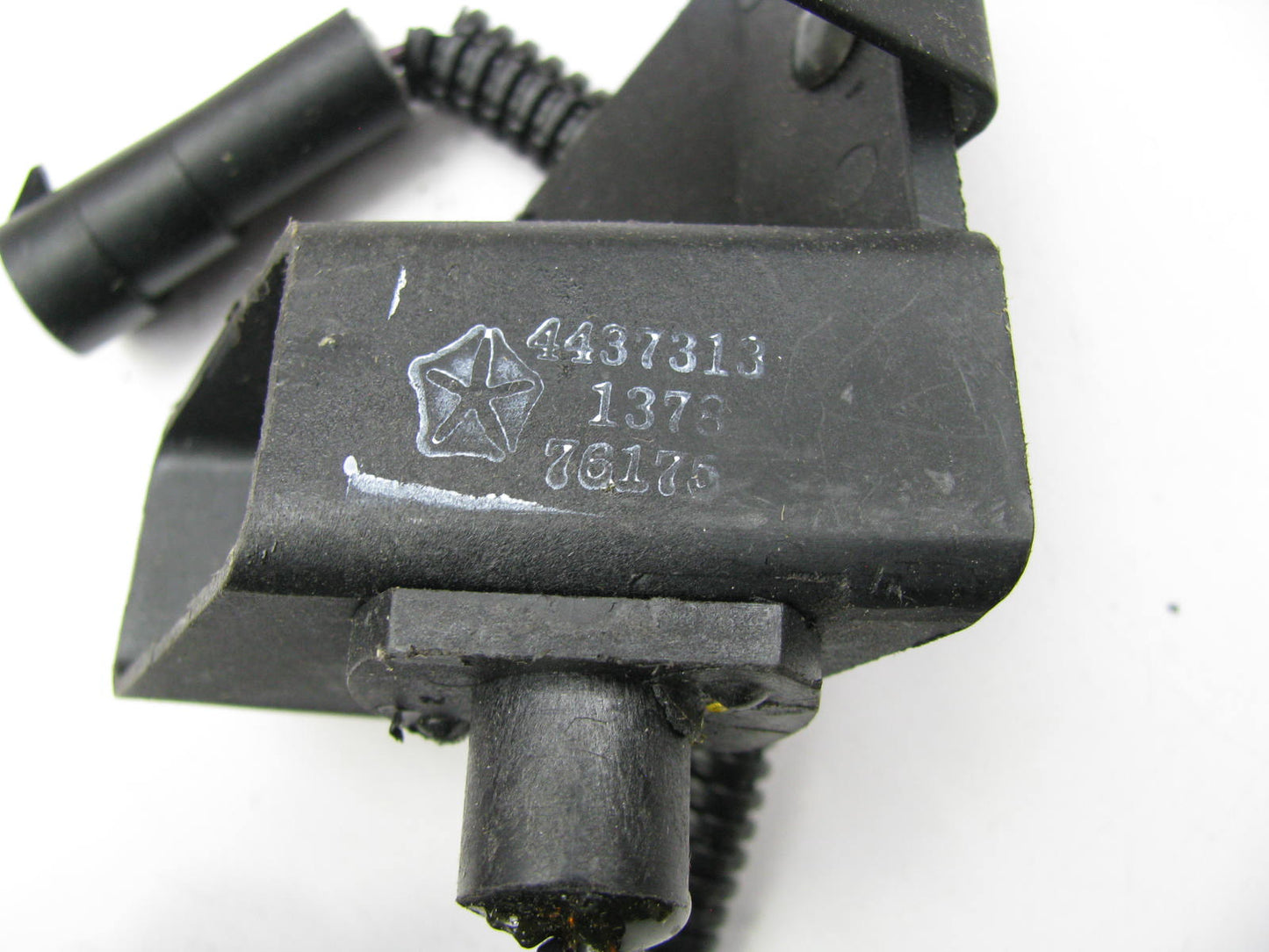 BWD WT3011 Engine Metal Temperature Indicator Switch - OEM For Mopar 4437313