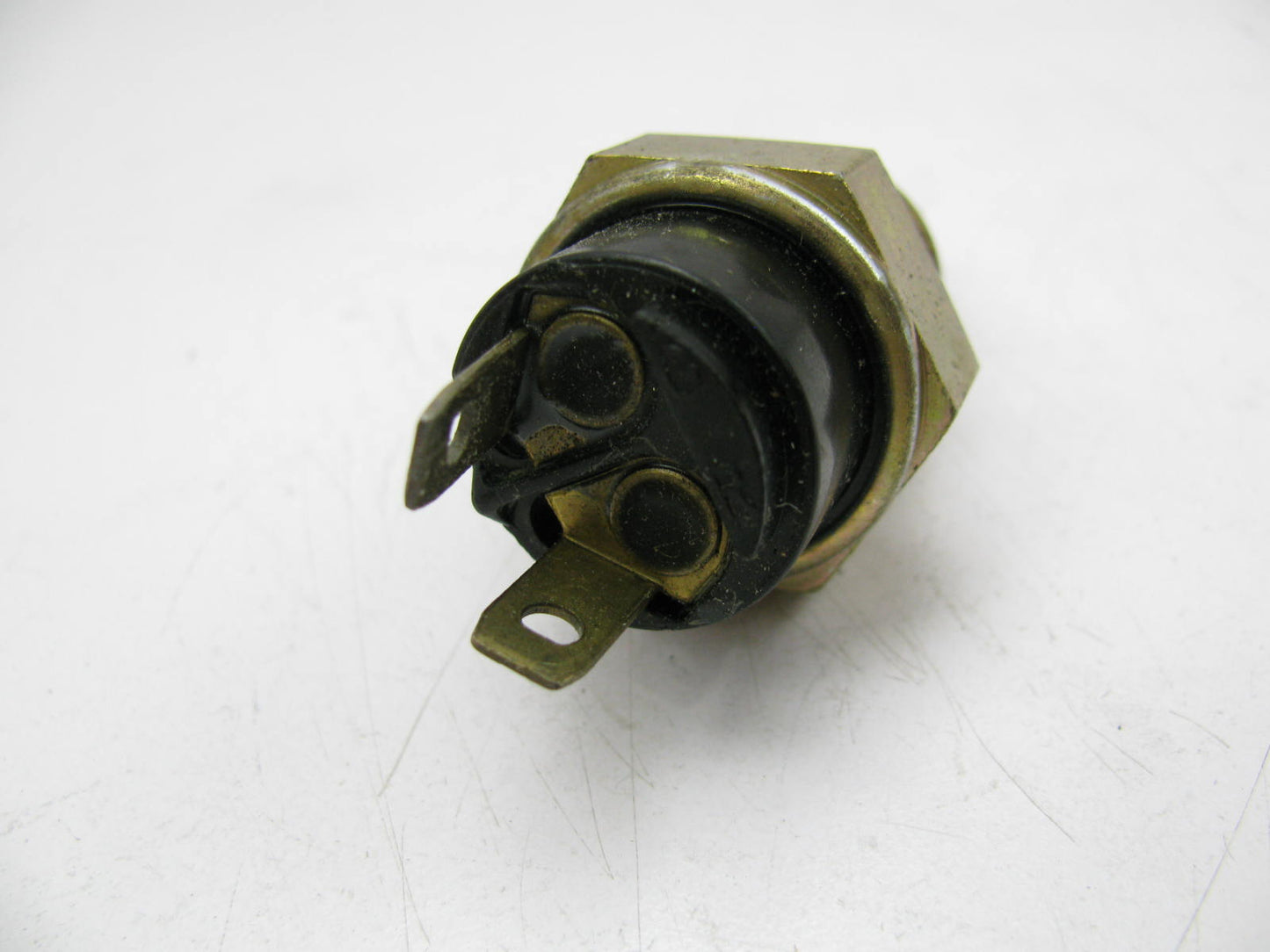 Borg Warner WT323 Water Temperature Sender Switch Replaces Delco D1851