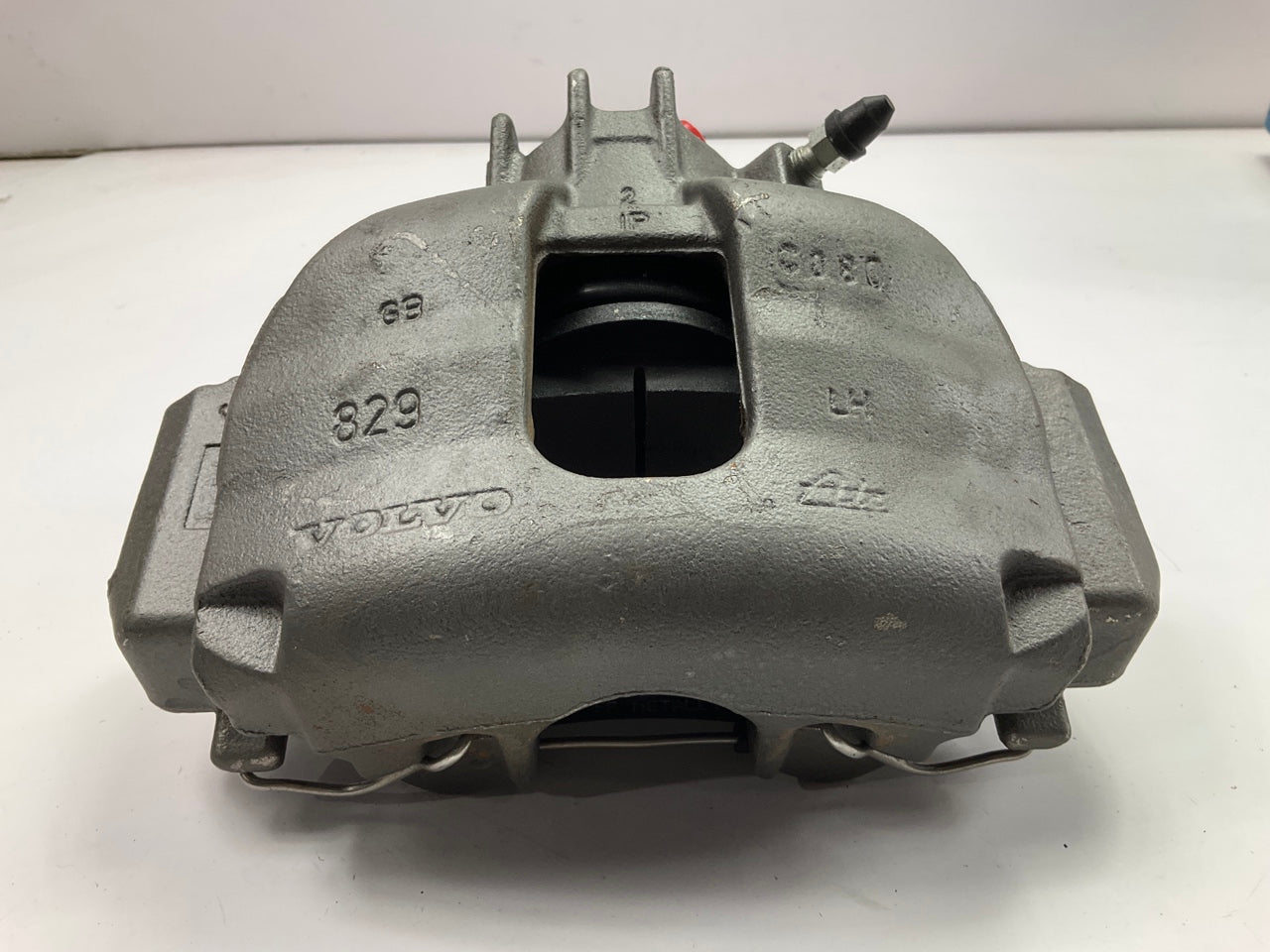 REMAN. C&W 17-2590 Front Left Brake Caliper With Brake Pads