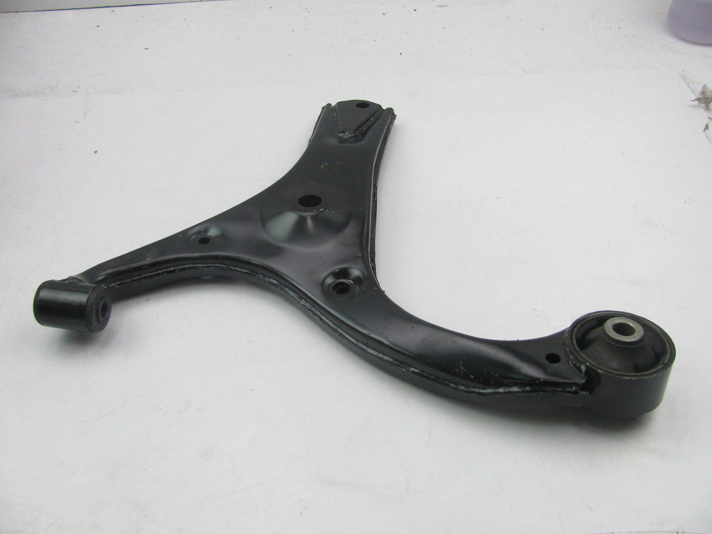 Car-dex Front Right Lower Control Arm For 2006-2011 Kia Rio, Accent