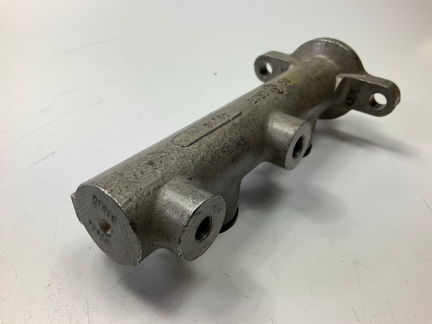 REMAN. Cardone 10-2445 Brake Master Cylinder For 1989-1990 Ford Taurus SEDAN
