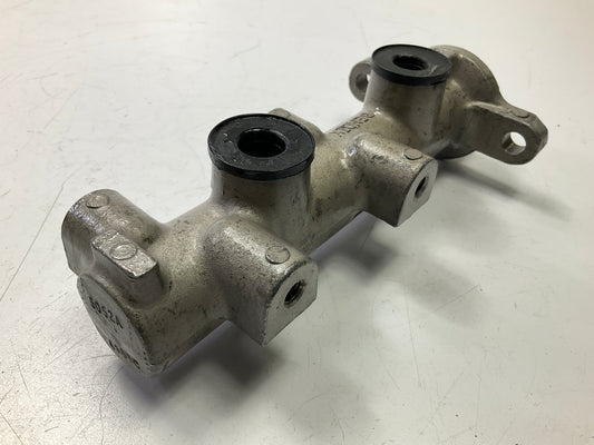 REMAN. Cardone 10-2728 Brake Master Cylinder M390245, F131469, F131469