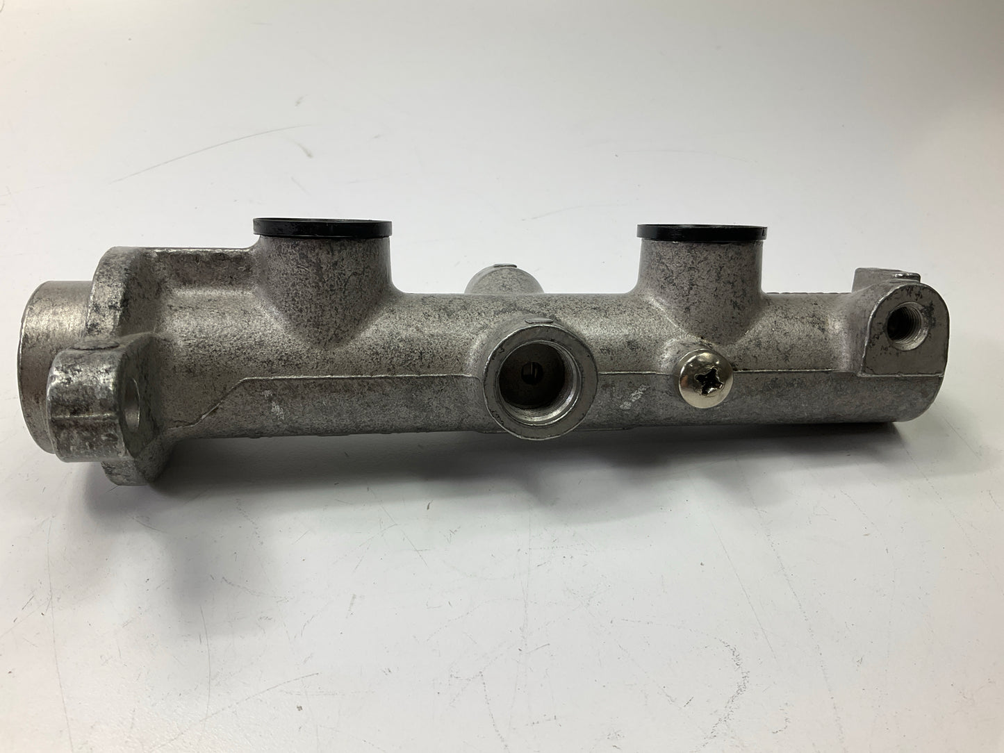 REMAN. Cardone 10-2747 Brake Master Cylinder W/O Traction Control, W/O ABS